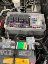 Load image into Gallery viewer, Custom relay/fuse box for auxiliary lighting